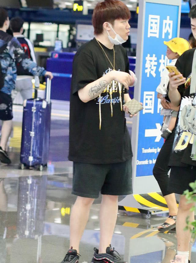 不过,pgone也忍了一年半了,早已安耐不住要复出赚