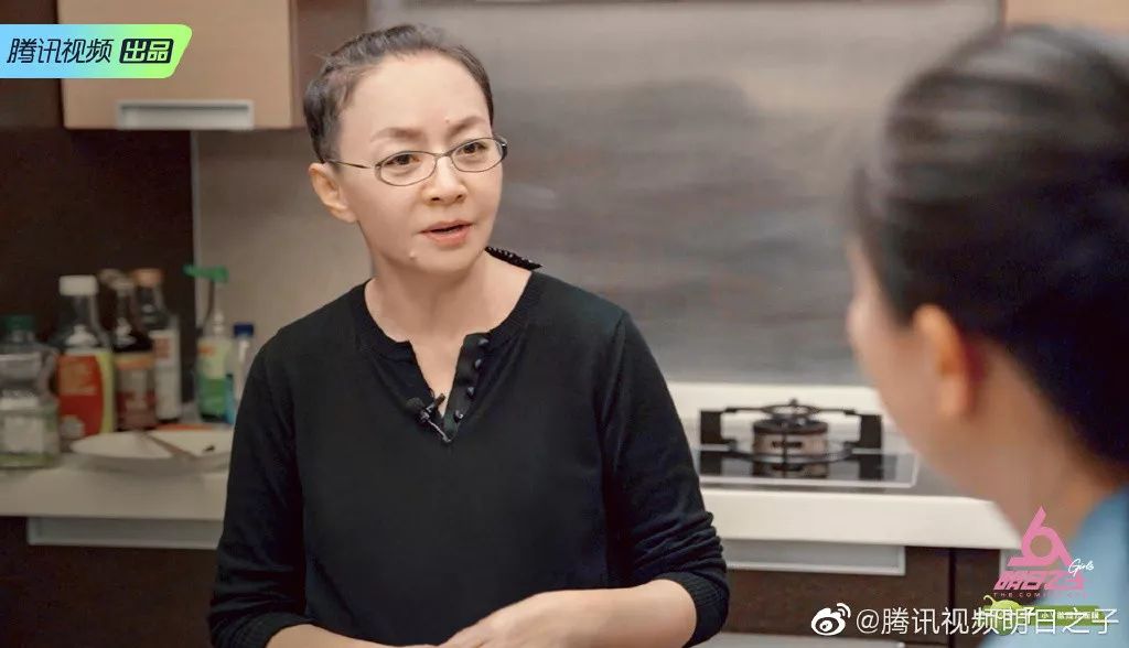 以热爱为底层逻辑的水晶时代龙丹妮与哇唧唧哇的音乐坚持