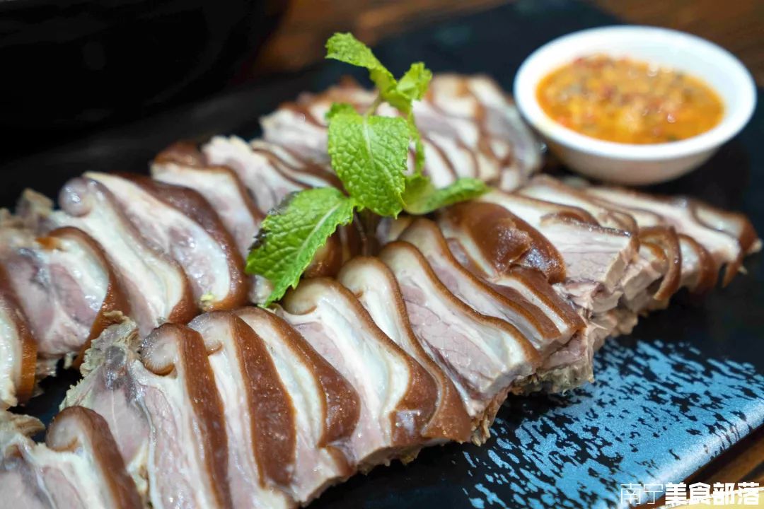 走在风口浪尖的主角,"白切"最能凸显它本味.