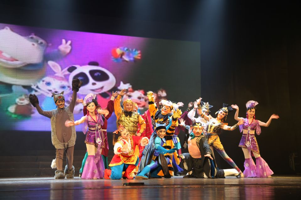 恶,是,非,与基本的行为准则~看点四表演上加入了京剧特有的形体和武