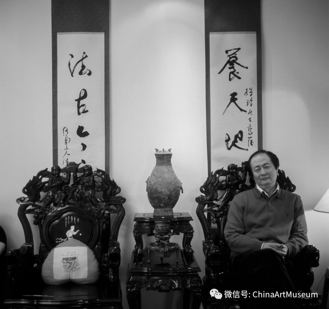 15岁时,受旅日著名摄影家冯学敏启发,《钢琴家殷承宗》上海人