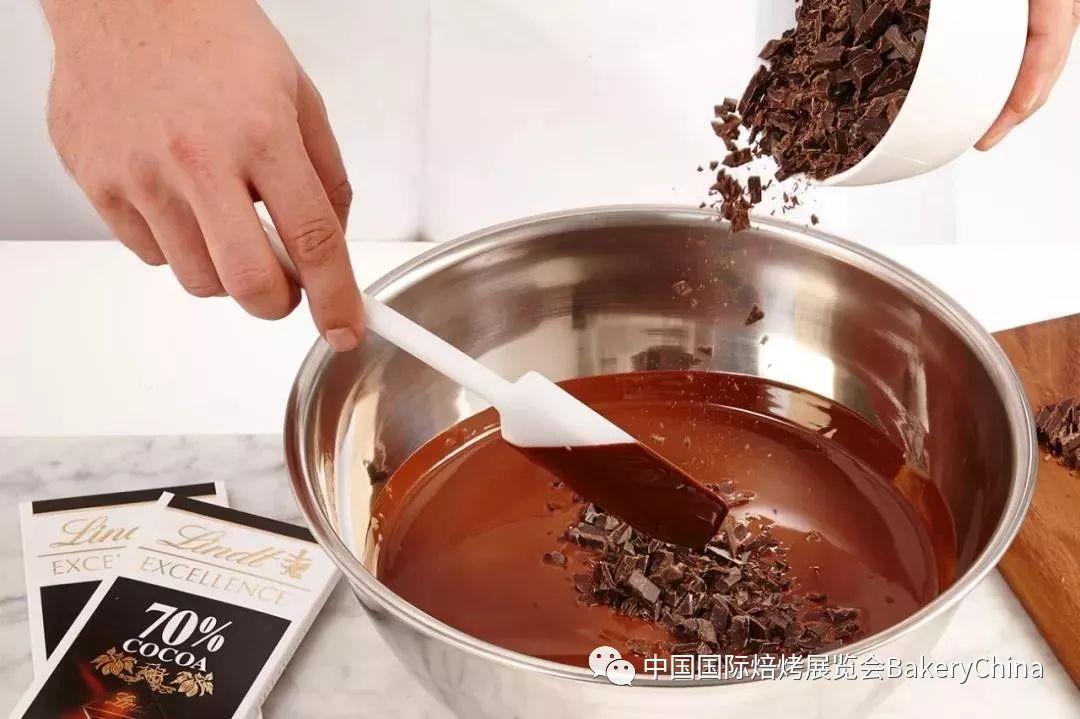 烘焙人必懂的巧克力调温姿势