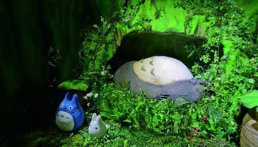 比如《龙猫》的树洞,《魔女宅急便》的面包店,《天空之城》的拉普达及