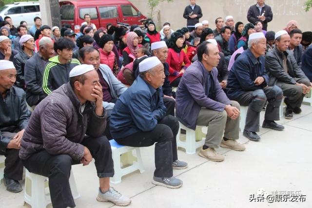 康乐县委书记吴国峻主持召开上湾乡兰家村村民知情大会