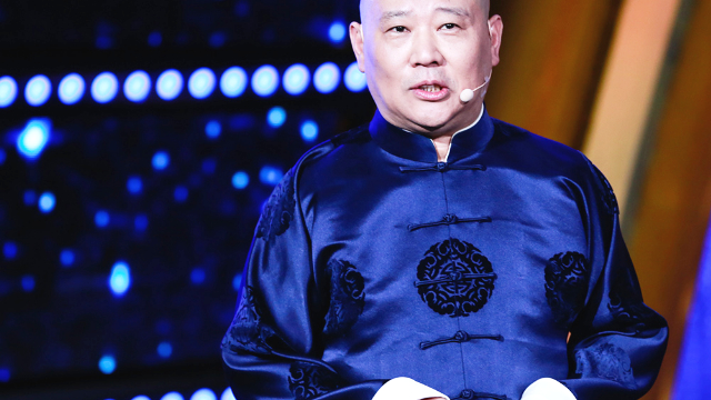 欢乐喜剧人大潘穿越50年回到过去生活竟是一如既往
