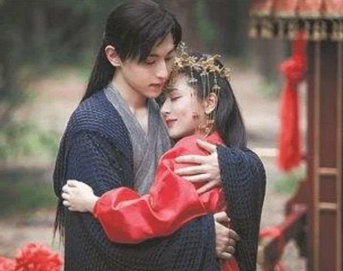 邓伦公开向她道歉,五字表明两人的关系,网友直呼终于等到你们了!_杨紫