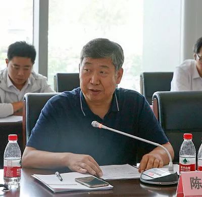 书记童中华,副市长汪庆华;新疆油田公司常务副总经理,党委副书记霍进