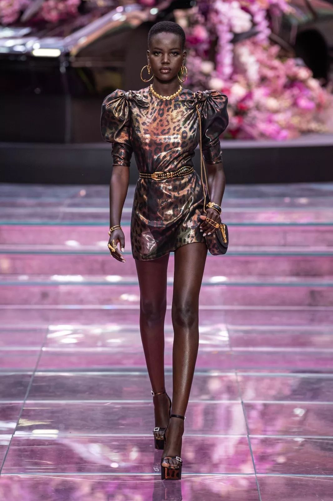 时装versace2020春夏男士时装秀太帅了吧