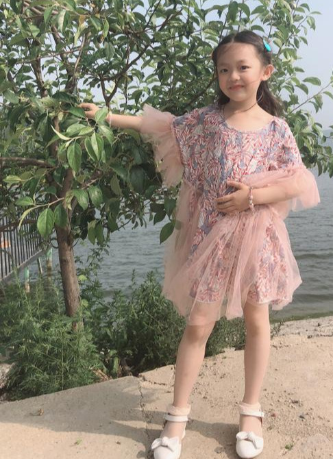 原创乡村爱情谢永强龙凤胎女儿近照小姑娘越来越好看了