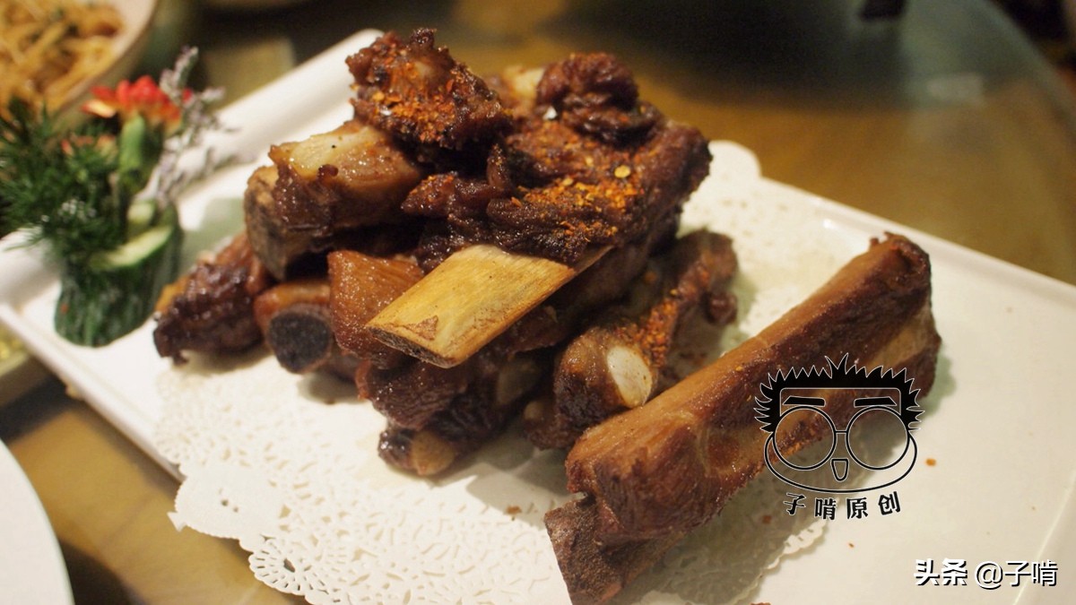 带家人吃家常菜350元,可是只说花了200元,为了让老人不觉得心疼