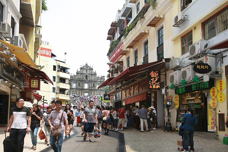 板樟堂前地有澳门小原宿之称的板樟堂前地,不仅是旅人必访的景点之一