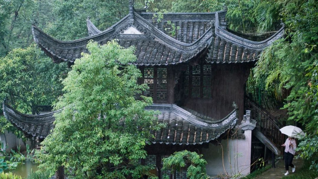 白墙青瓦,低檐粉黛的徽派设计,这才是民俗最高级打开方式!