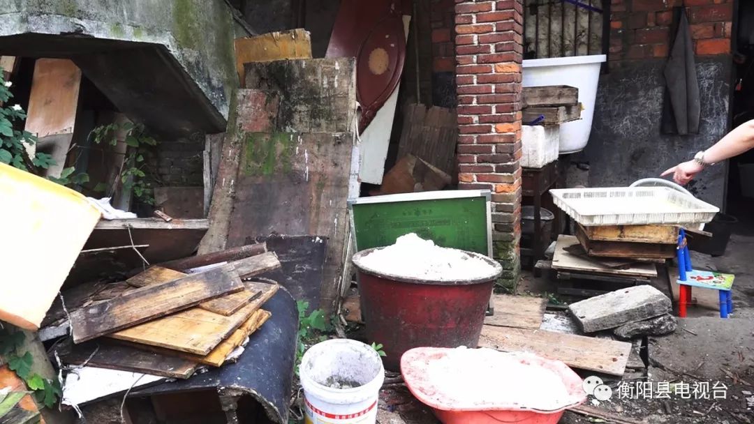 【今日头条】恶心!你有可能也吃到,看看西渡有些"黑心"商贩都做了些啥