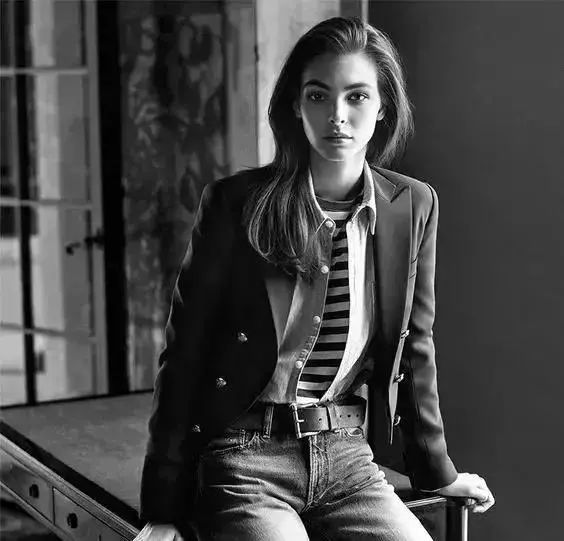 意大利超模vittoria ceretti,她是我见过五官最精致的超模了