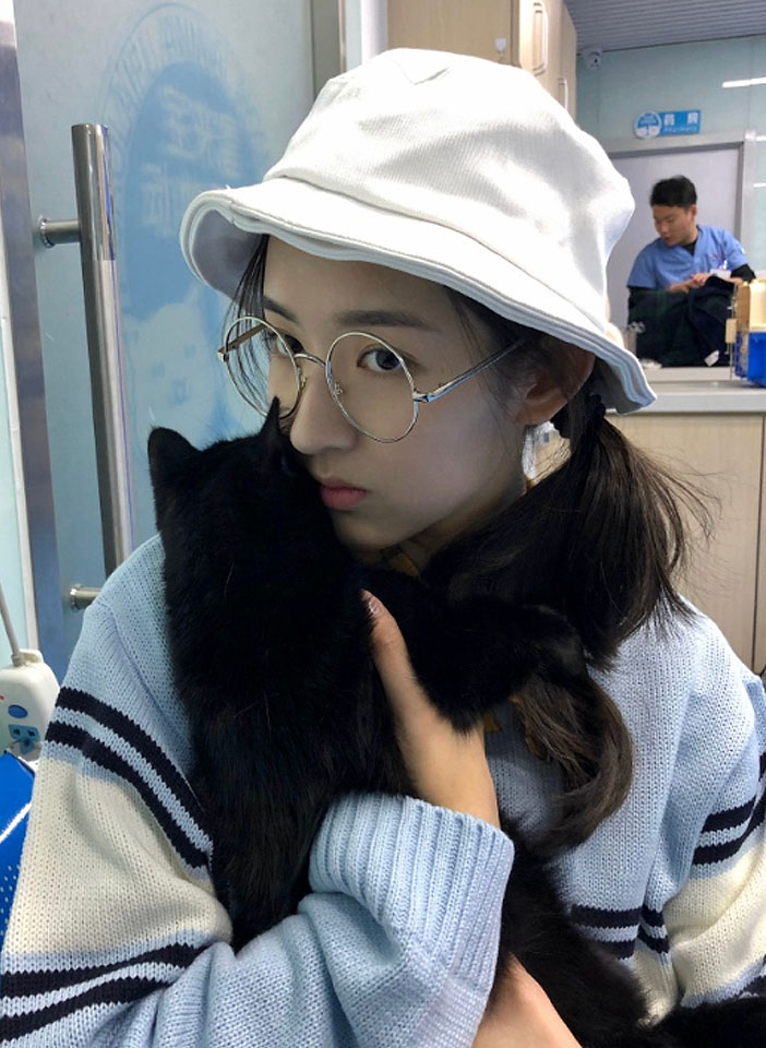 少年派邓小琪颜值担当不被认可换上私服的她才是真校花