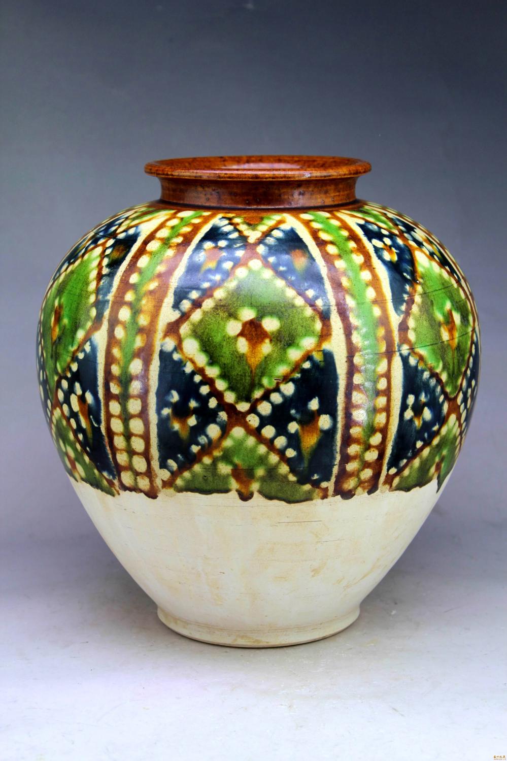 盛世收藏唐三彩具有美感的艺术品