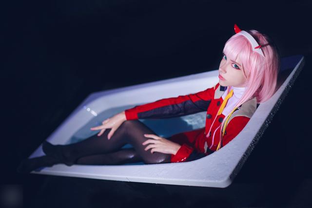 俄罗斯美女cos的两组动漫角色002和绫波丽!画面唯美还原度相当高