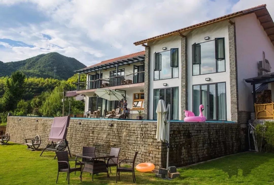 新晋隐秘乡奢民宿在桐庐海拔720米的山顶上杭州出发只要2h