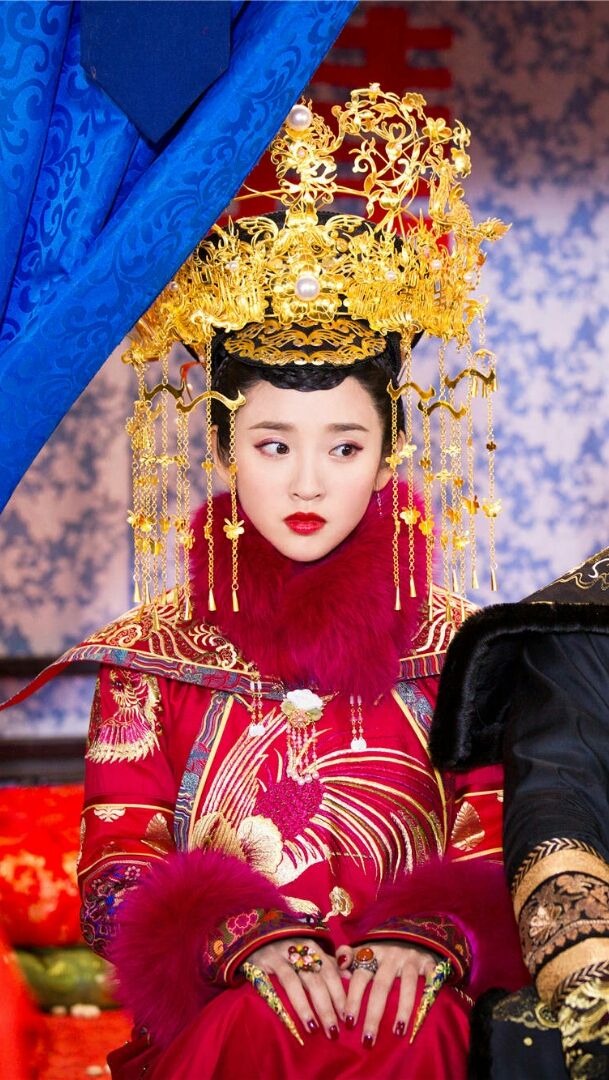 她是叶赫那拉第一美女共有七个未婚夫一生和努尔哈赤纠缠不清