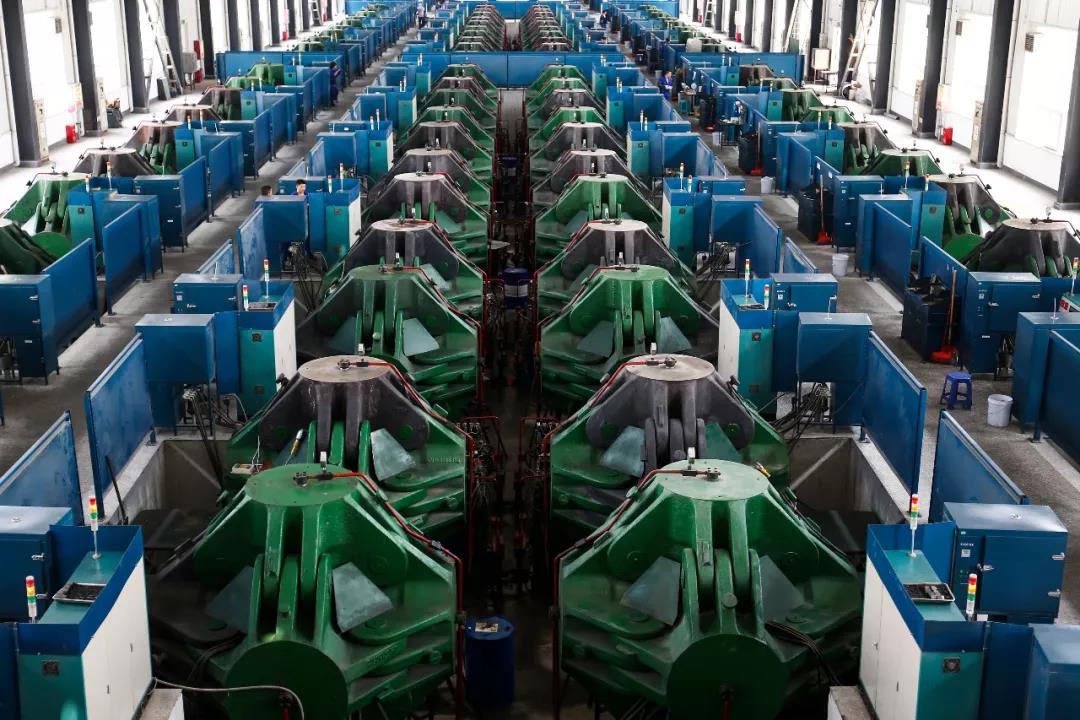 二,化学沉积(cvd)钻石培育技术;cvd技术用微波的方式让钻石在高温低压