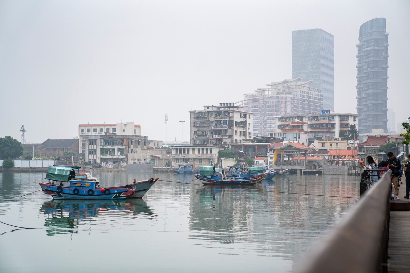 是一个内湾的渔港码头,也可以说是一个避风港,其实就是最初的 厦门 港