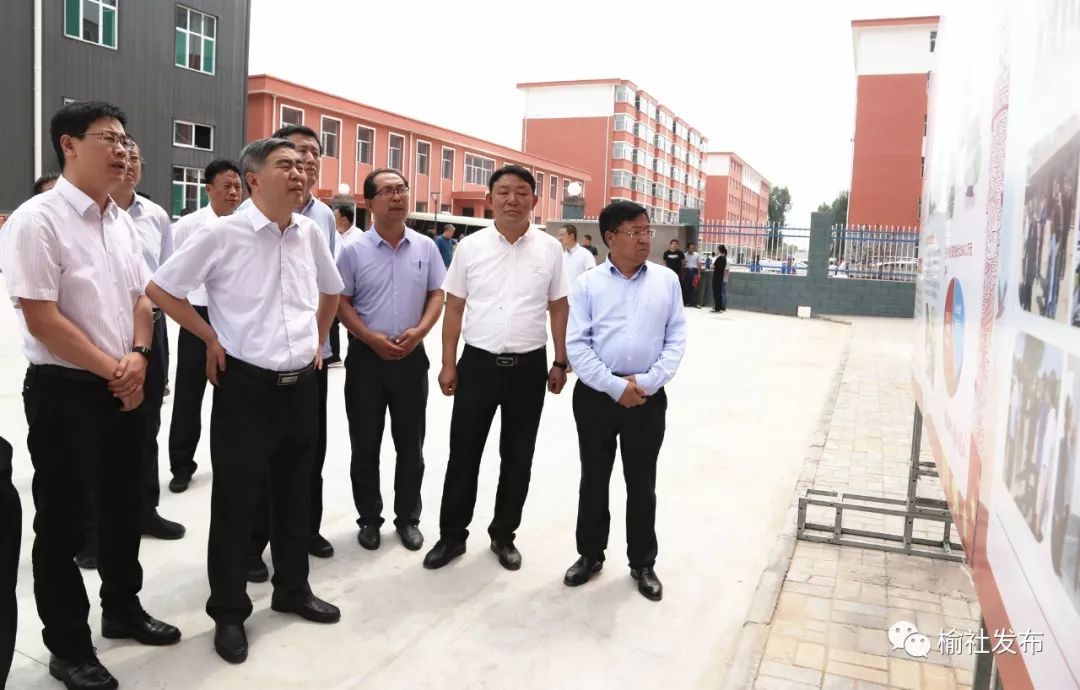 晋中市副市长,介休市委书记丁雪钦,晋中市政府党组成员,扶贫办主任