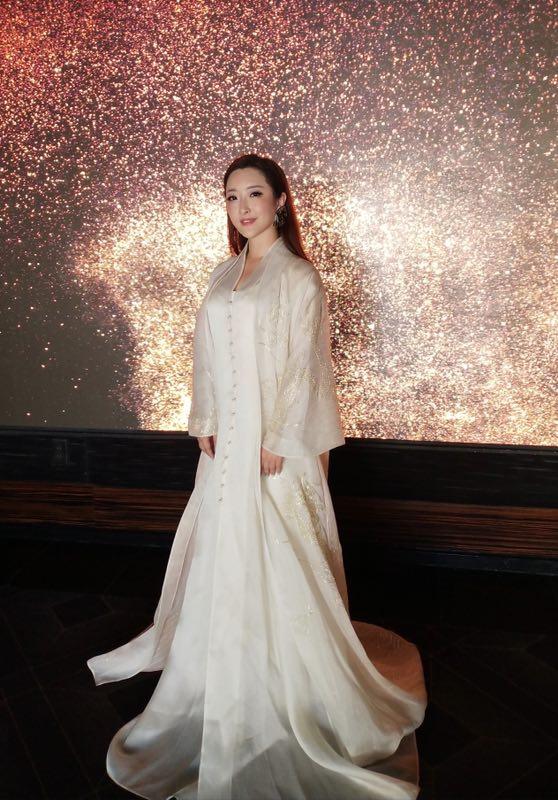 金美儿亮相洛杉矶电影节 实力献唱尽展东方风采