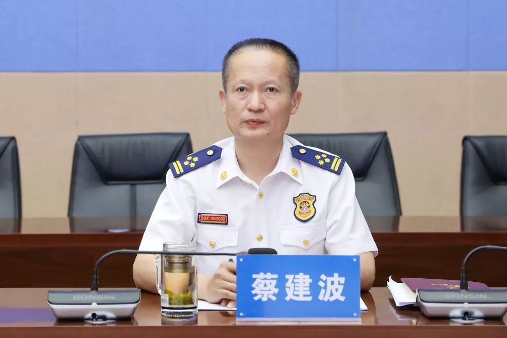 6月17日上午,甘肃消防总队总队长吴振坤,政委蔡建波及总队在家党委