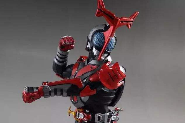 可以将所有zecter的力量结合,发挥出hyper等级的特殊攻击.