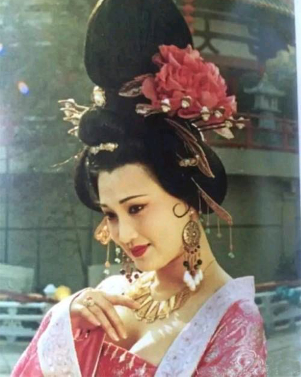 盘点戴牡丹的明星我心中刘亦菲排第一你呢