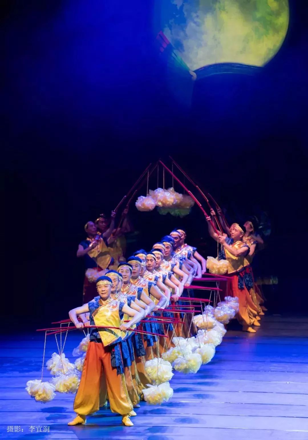 十, 民俗舞蹈《黄杨扁担》九, 女子群舞《蒙山顶上》八, 男子群舞