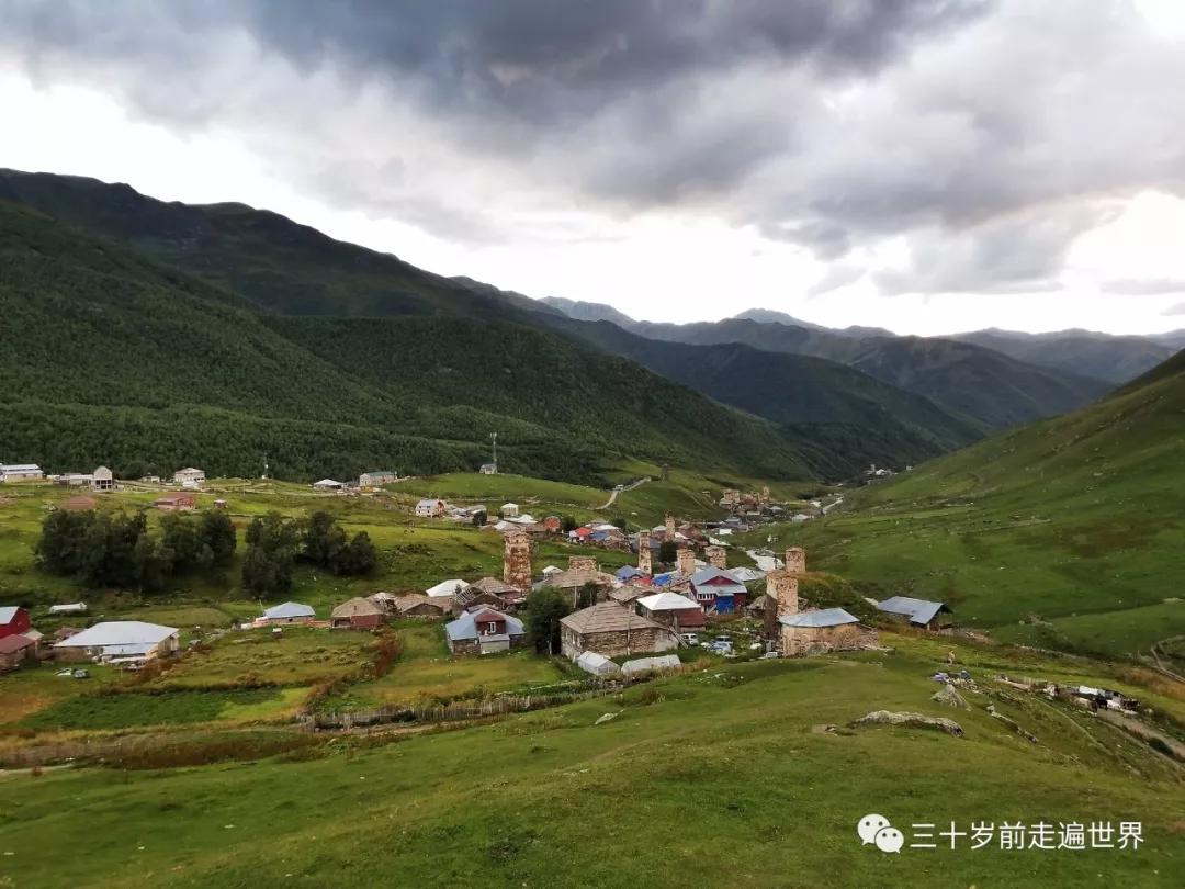 防御塔林立雪山相拥高加索深处隐世脱俗的乌树故里自驾环球