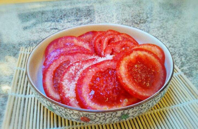 夏日西红柿别再炒着吃,大厨教你换个方式,厨房小白也能轻松掌握_白糖