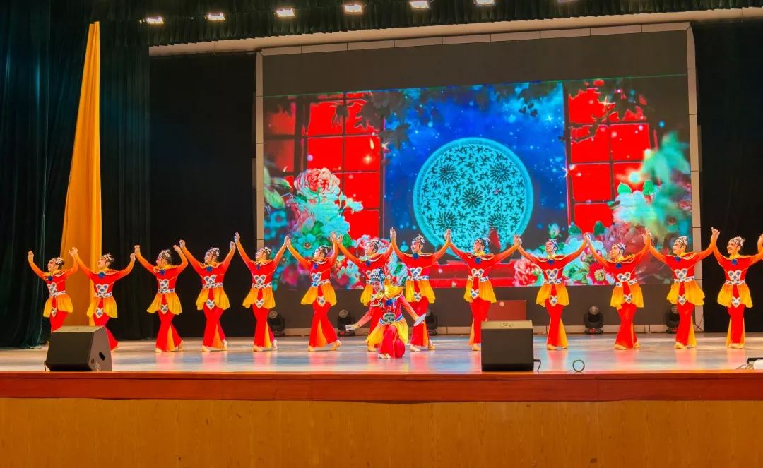 喜报|柳州高中舞蹈队作品《封箱》荣获柳州市第十五届校园文化艺术节