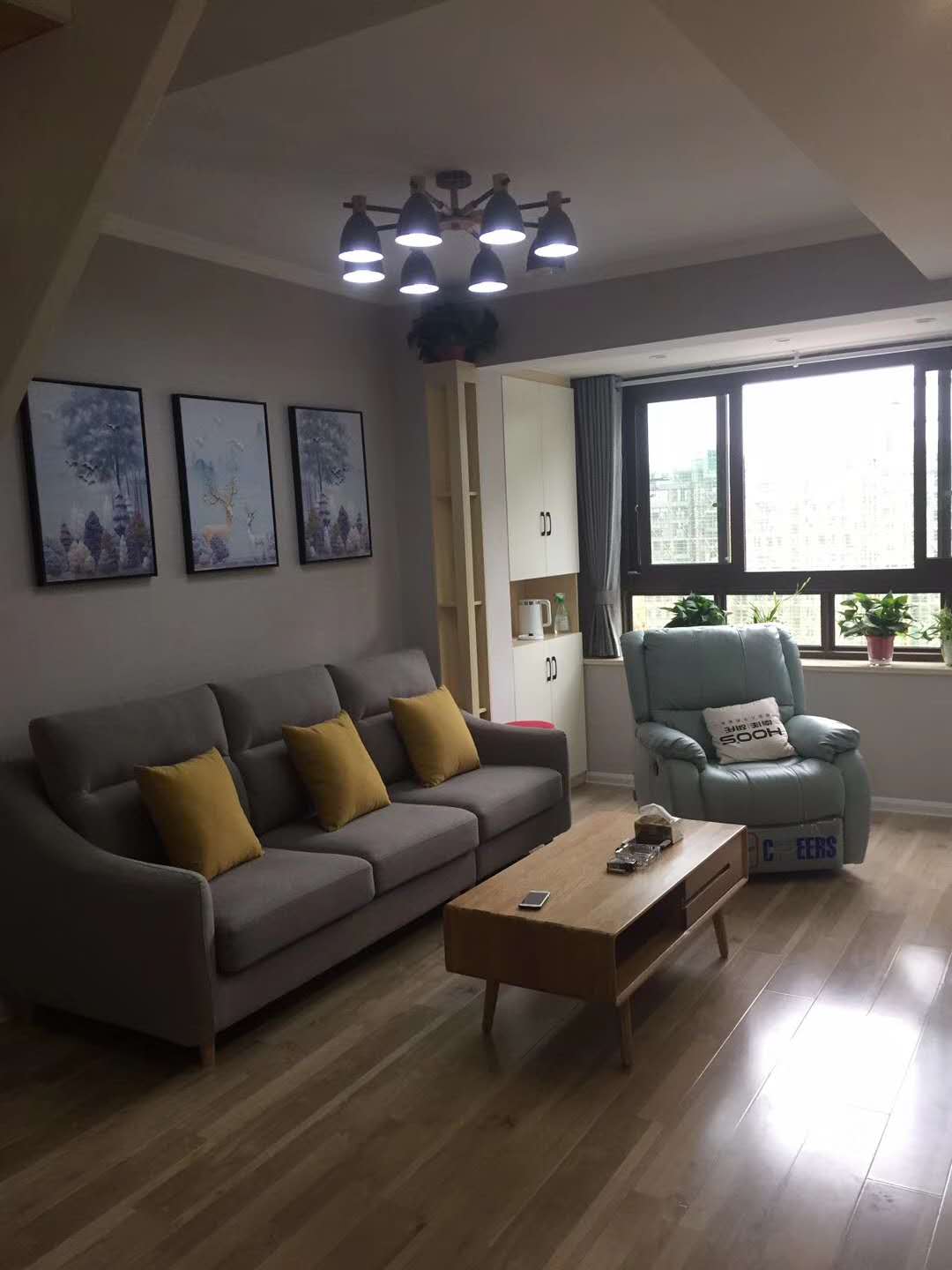 原创闺蜜的复式楼装修真漂亮楼下美观楼上实用好想住下不走了