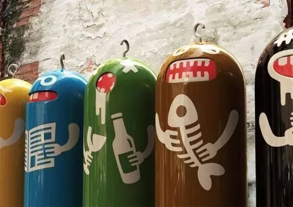 将垃圾分类走进校园,使资源循环再利用,节省资源,更加装饰了校园环境