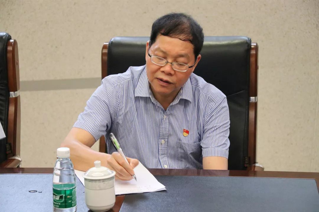 市委书记王春金带队到水头调研中美贸易摩擦对企业的影响情况