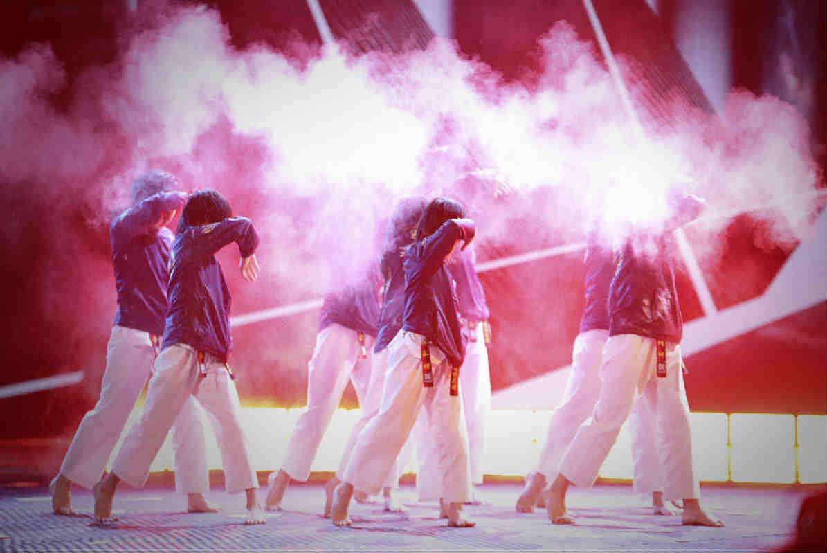 跆拳道与街舞的跨界合作全冠军团队龙拳组合登陆江苏卫视百变达人