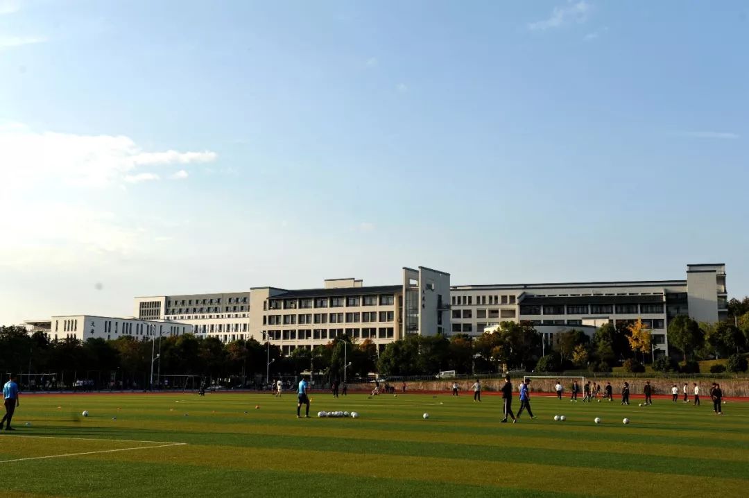 文思楼文津楼文澜楼逸夫综合楼风雨操场率水校区学生生活区率水校区