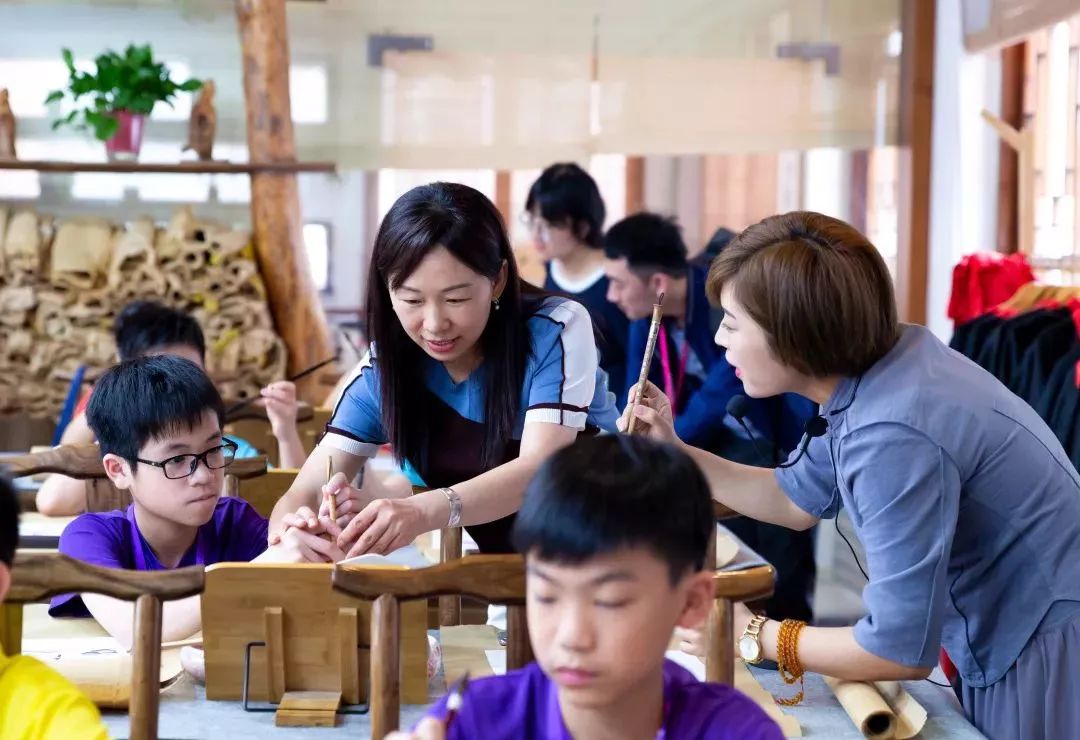 遊學資訊香港浸會大學附屬學校王錦輝中小學師生到訪四川師範大學附屬