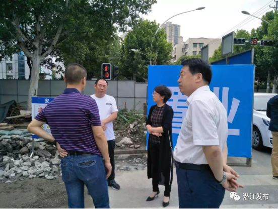 吴纯羽强调,龙虾节后,正是我市东进南扩战略拉开序幕的时候,园林办事