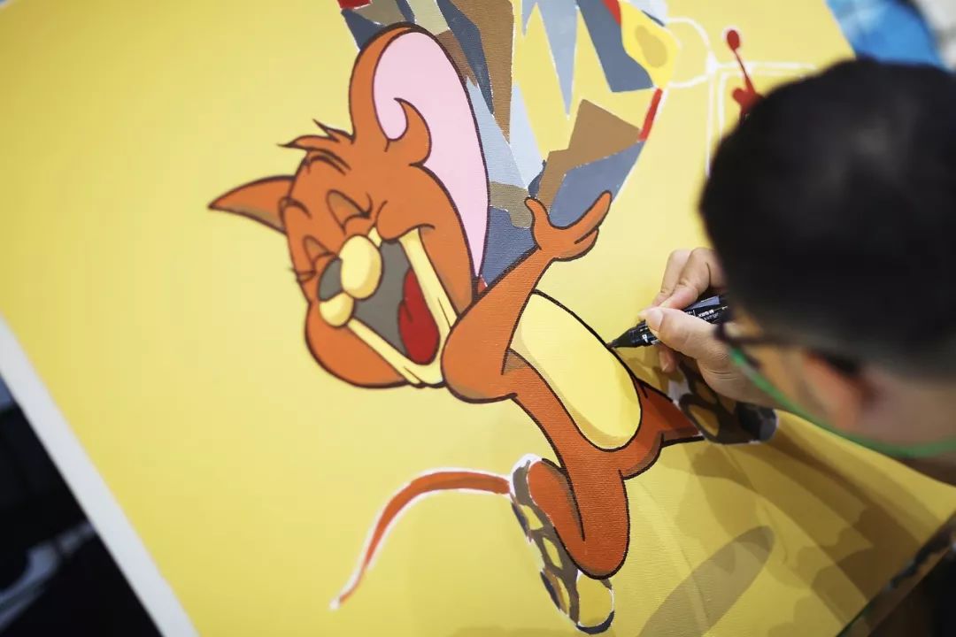 这是一块杰瑞难以抗拒的超级球鞋芝士xh55视觉