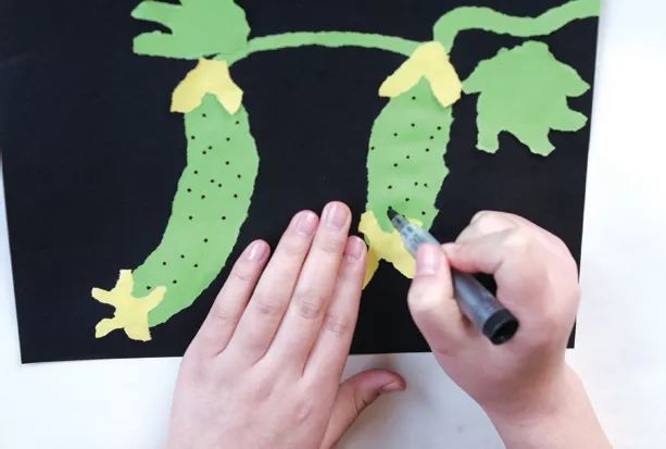 【实用课堂】  创意手撕画——轻松变黄瓜