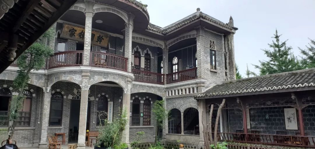 想都不敢想人均100入住民国公馆1小时刹拢快去