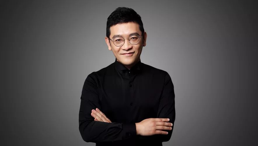 曾被当众嘲笑"一辈子干不了设计",如今他靠一个杯子卖了50亿_贾 