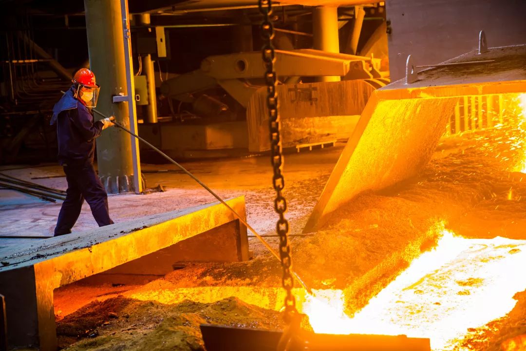 精品基地的"朋友圈"嗨翻了……_炼钢