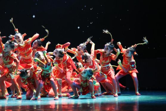 噼里啪啦入围第十届小荷风采全国少儿舞蹈大赛