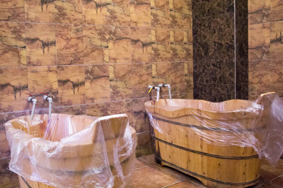 99元定金抢购泸州超豪华洗浴中心一日四餐泡浴娱乐健身电影院