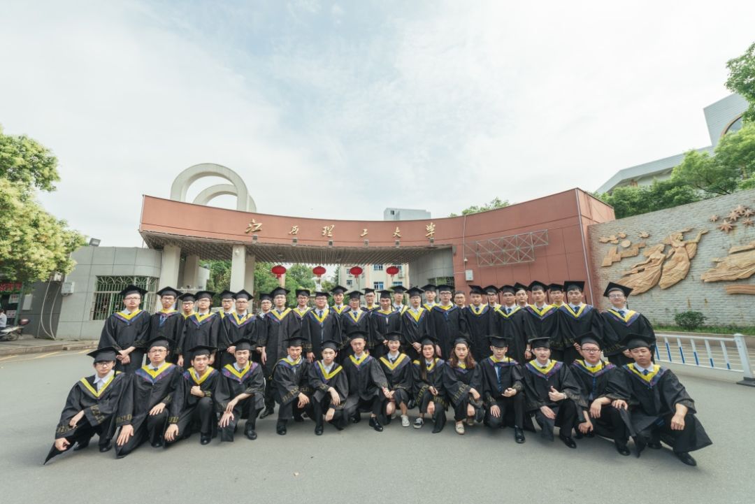 赣州各高校毕业照,看完简直了.