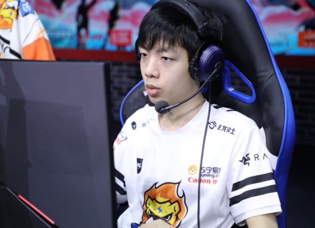 sn教练叉烧接受采访引lms网友热议膨胀lpl冠军等于世界冠军